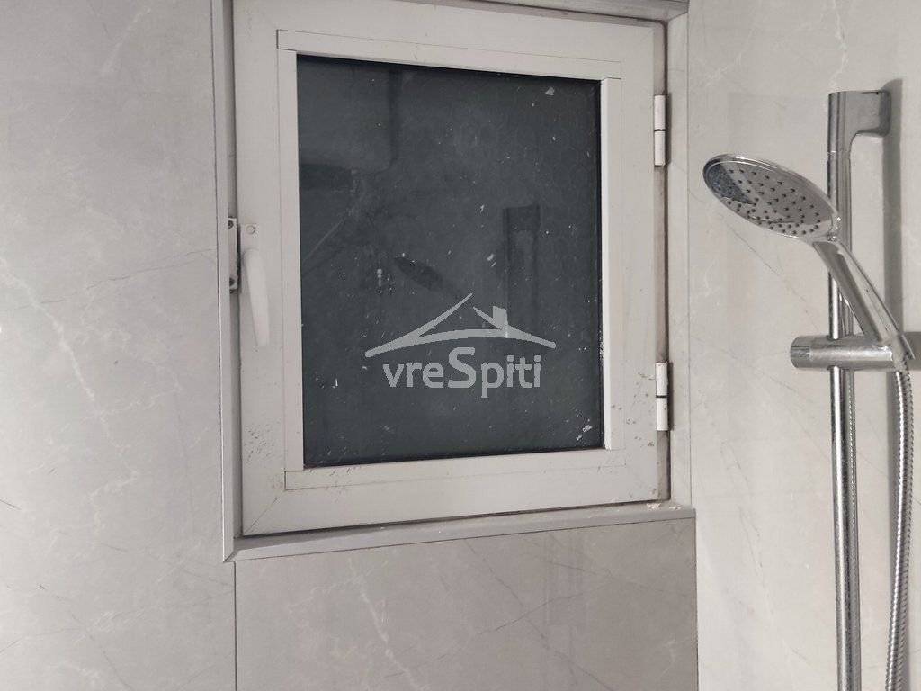 ΠΑΡΑΘΥΡΟ ΛΟΥΤΡΟΥ