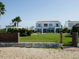 BEACHVILLA LEVANTES
