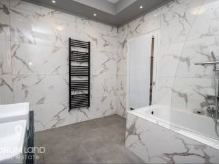 Forumland Real Estate, Μπάνιο με μπανιέρα