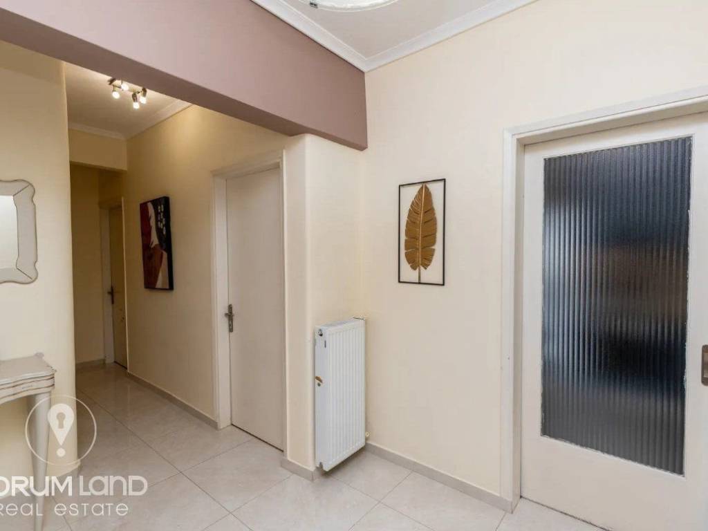 Forumland Real Estate, Χωλ