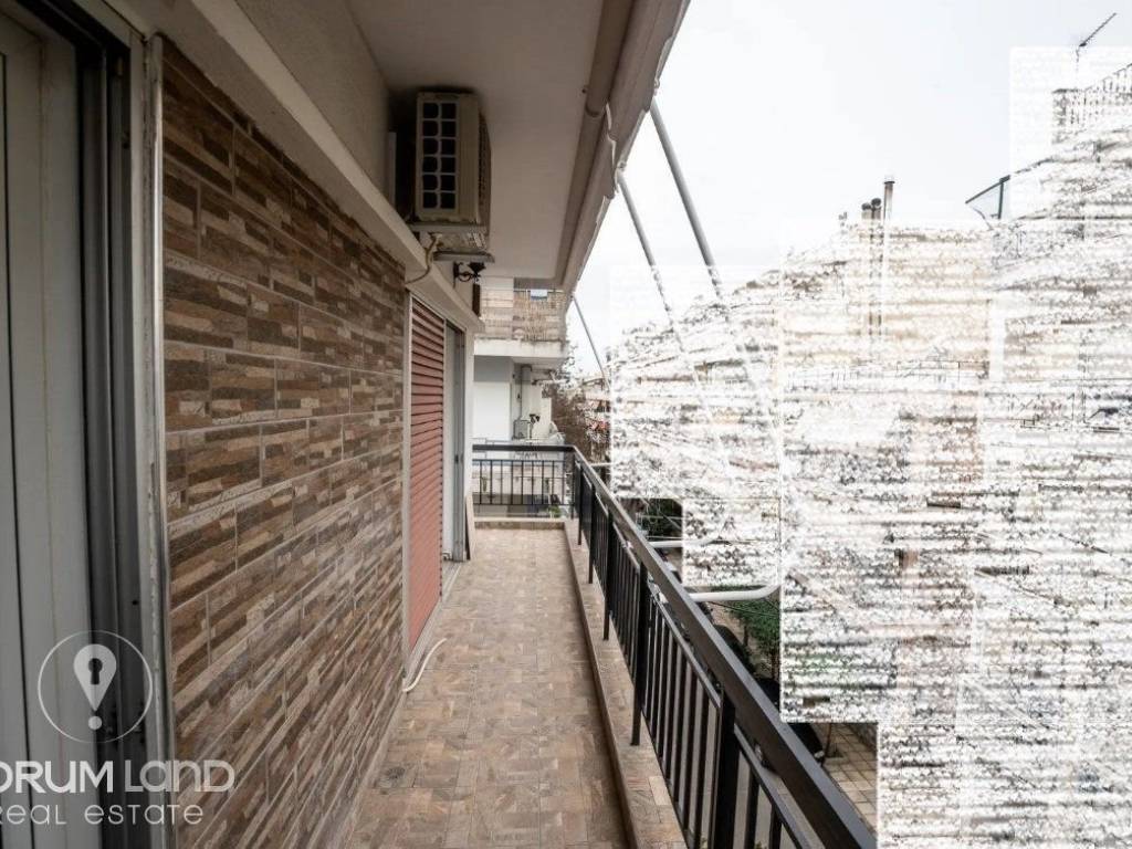 Forumland Real Estate, Μπαλκόνι