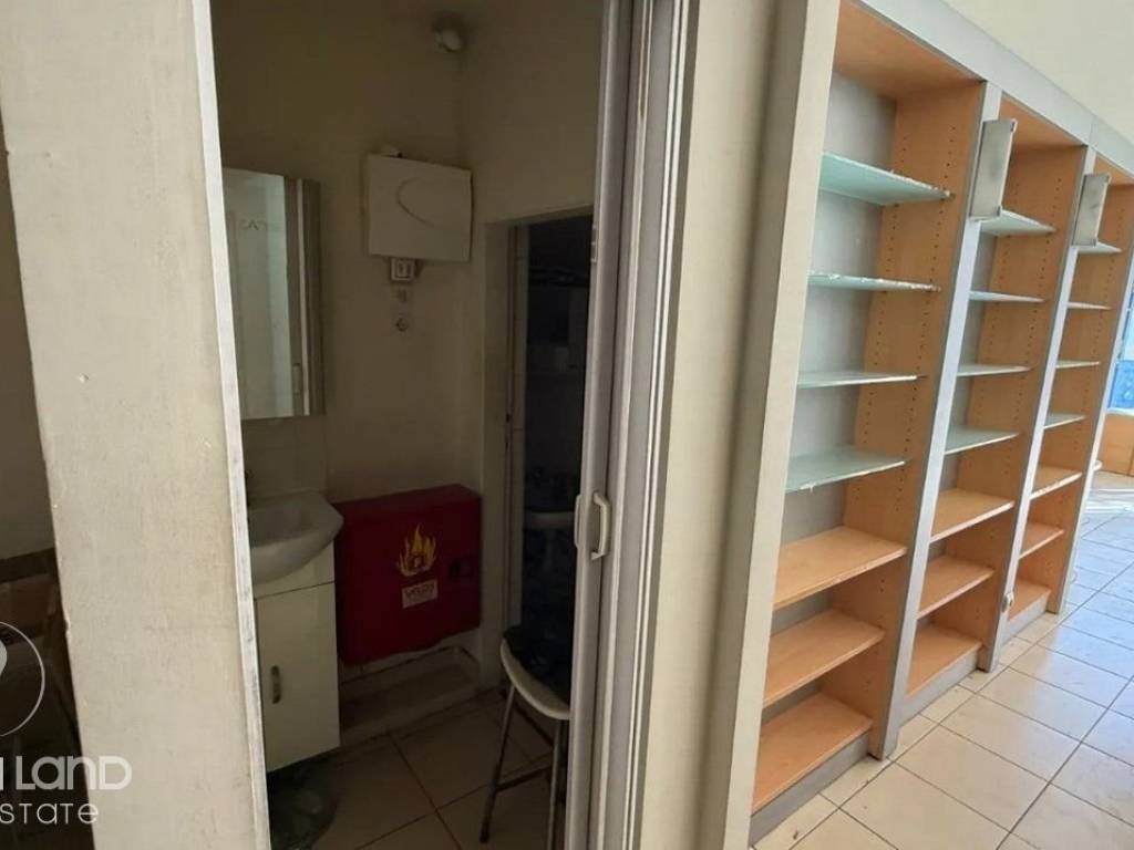 Forumland Real Estate, Ισόγειο κατάστημα