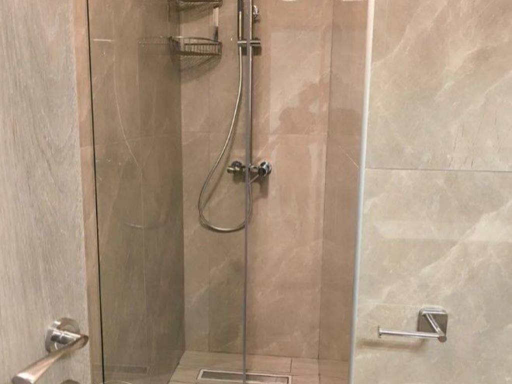 Forumland Real Estate, Μπάνιο