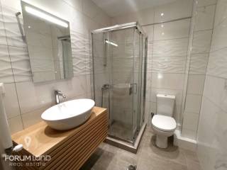 Forumland Real Estate, Μπάνιο