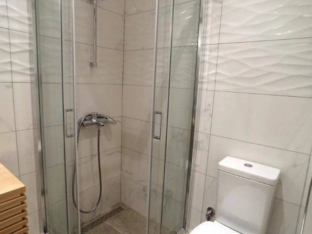 Forumland Real Estate, Μπάνιο