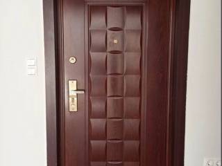 Forumland Real Estate, Είσοδος