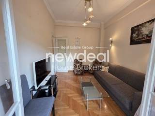 Σαλόνι,epiploeno-diamerisma-ano-kypseli-new-deal-house-broke