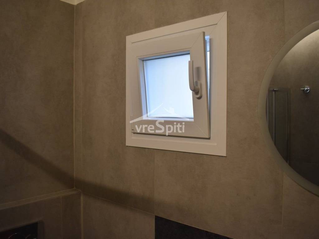 ΠΑΡΑΘΥΡΟ ΛΟΥΤΡΟΥ