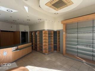 Forumland Real Estate, Ισόγειο κατάστημα