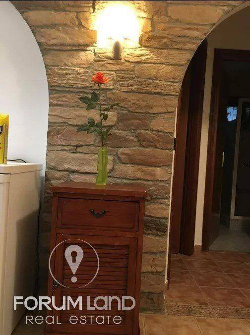 Forumland Real Estate, Διάδρομος