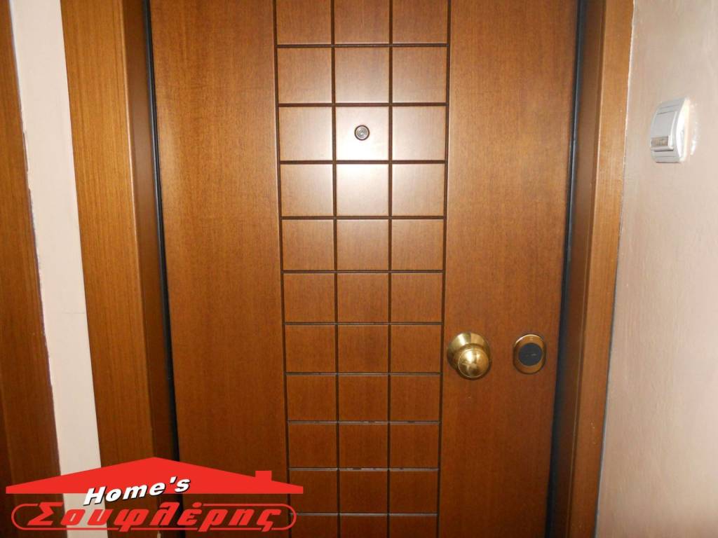 ΘΩΡΑΚΙΣΜΕΝΗ ΠΟΡΤΑ