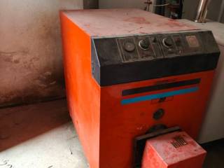 ΛΕΒΗΤΑΣ ΣΤΟ ΥΠΟΓΕΙΟ