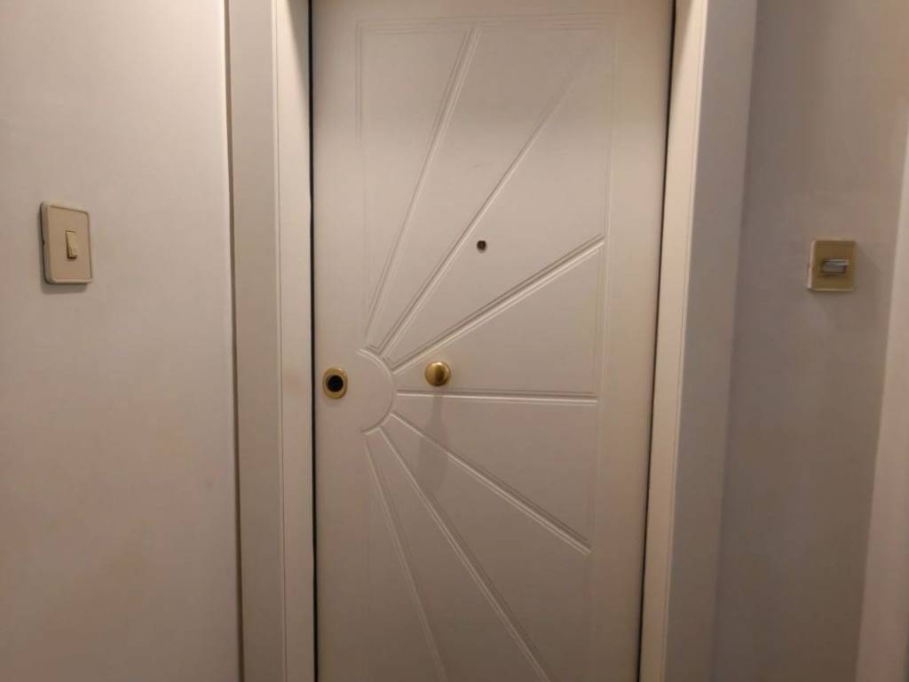 ΕΞΩΤΕΡΙΚΗ ΠΟΡΤΑ