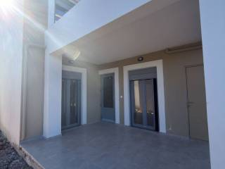 Είσοδος - Βεράντα - Αποθήκη