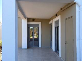 Είσοδος - Βεράντα - Αποθήκη