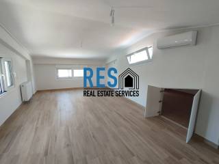 σοφίτα και δεξιά αποθηκευτικός χώρος