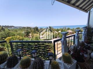 Θέα από μπαλκόνι