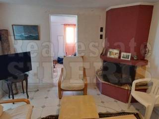 Σαλόνι με τζάκι