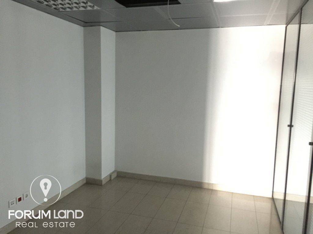 Forumland Real Estate, Grapheiakos choros