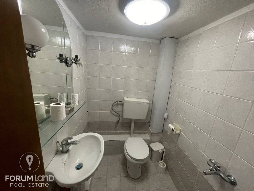 Forumland Real Estate, Μπάνιο