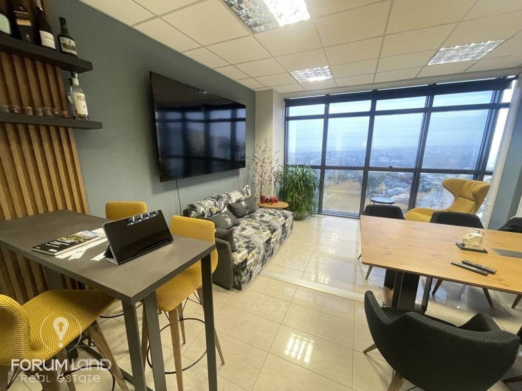 Forumland Real Estate, Eσωτερικός Χώρος