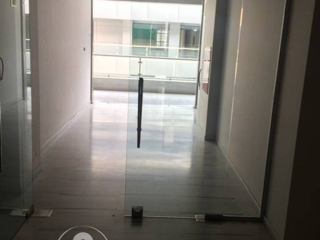 Forumland Real Estate , Eίσοδος