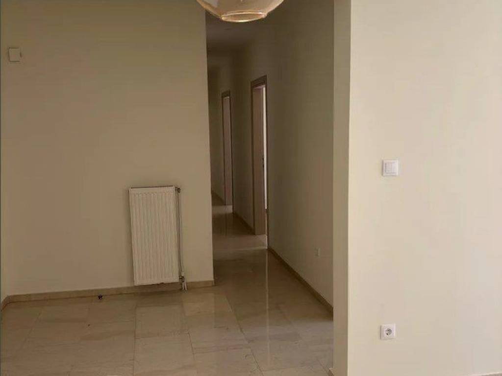 Forumland Real Estate, Σαλόνι