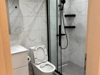 Forumland Real Estate, Μπάνιο