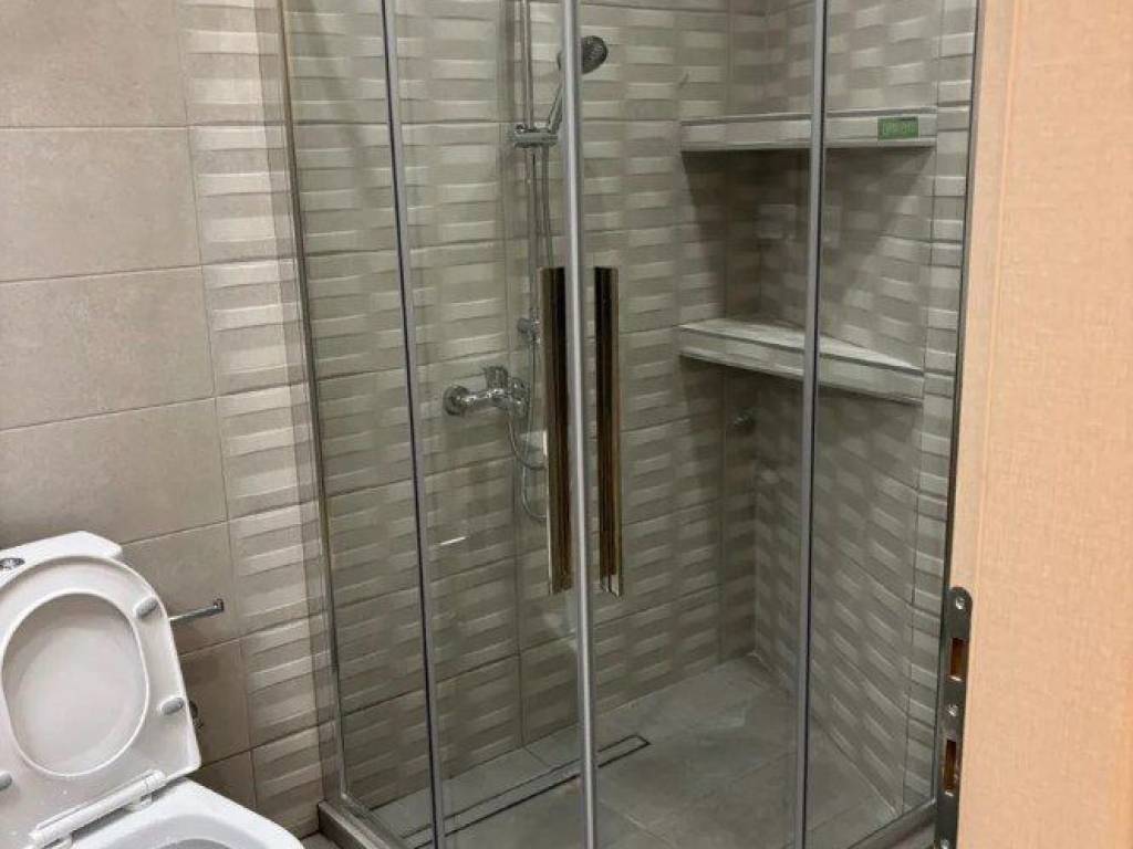 Forumland Real Estate, Μπάνιο