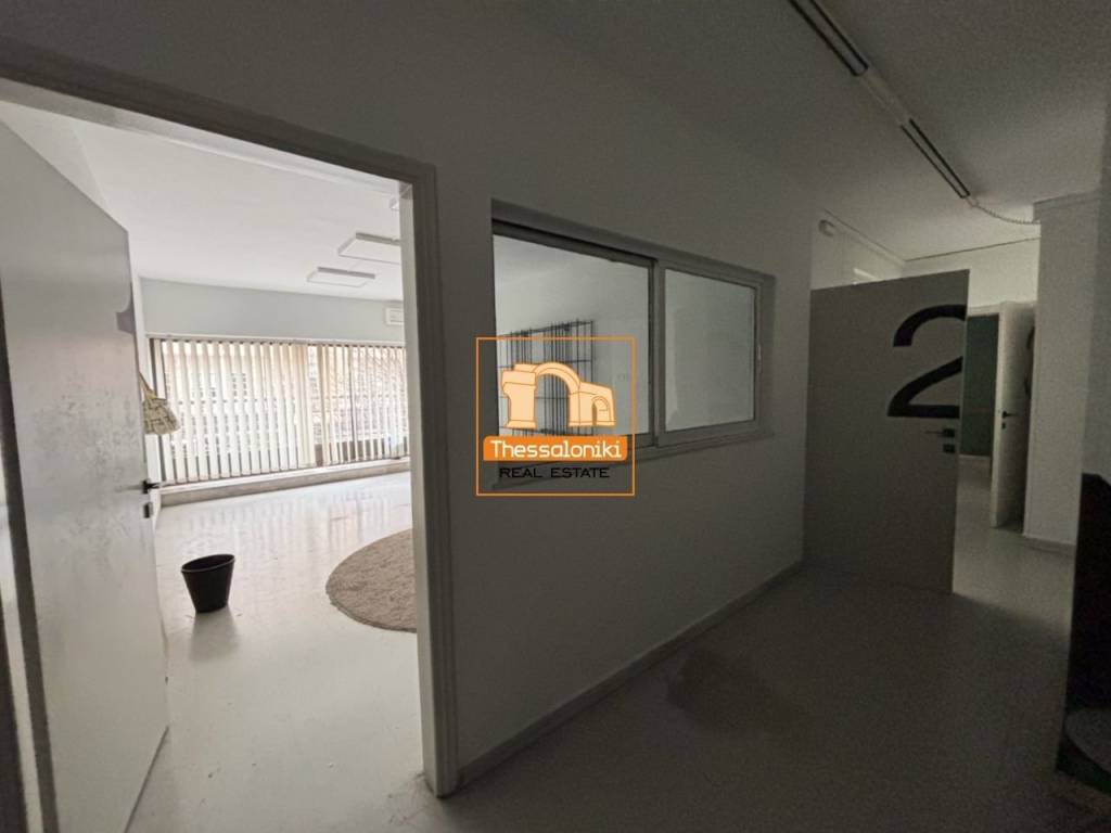 Κολόμβου, Επαγγελματικός χώρος, 411 τ.μ.