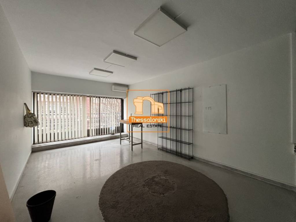 Κολόμβου, Επαγγελματικός χώρος, 411 τ.μ.