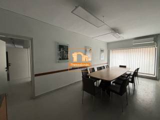 Κολόμβου, Επαγγελματικός χώρος, 411 τ.μ.