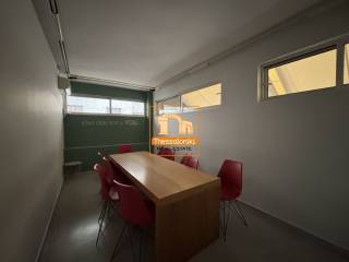 Κολόμβου, Επαγγελματικός χώρος, 411 τ.μ.