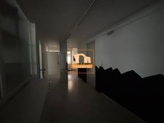 Κολόμβου, Επαγγελματικός χώρος, 411 τ.μ.