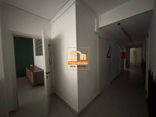 Κολόμβου, Επαγγελματικός χώρος, 411 τ.μ.