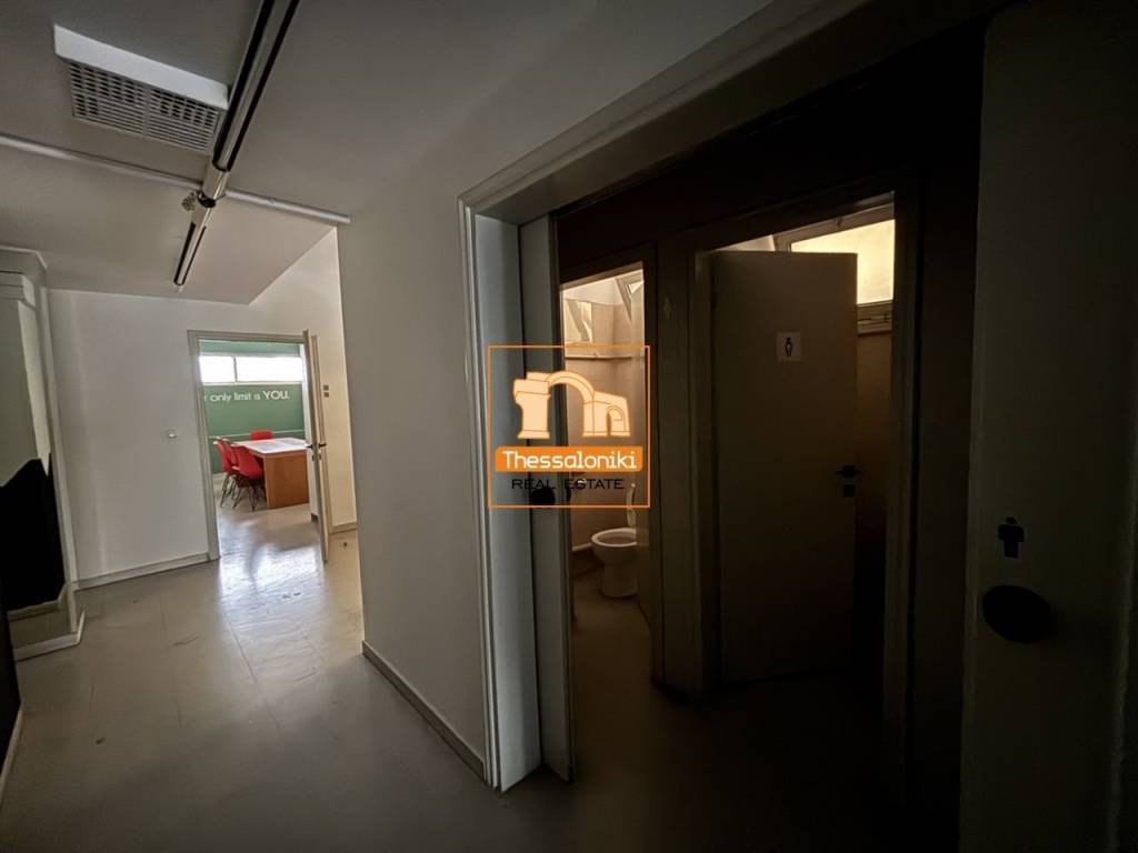 Κολόμβου, Επαγγελματικός χώρος, 411 τ.μ.