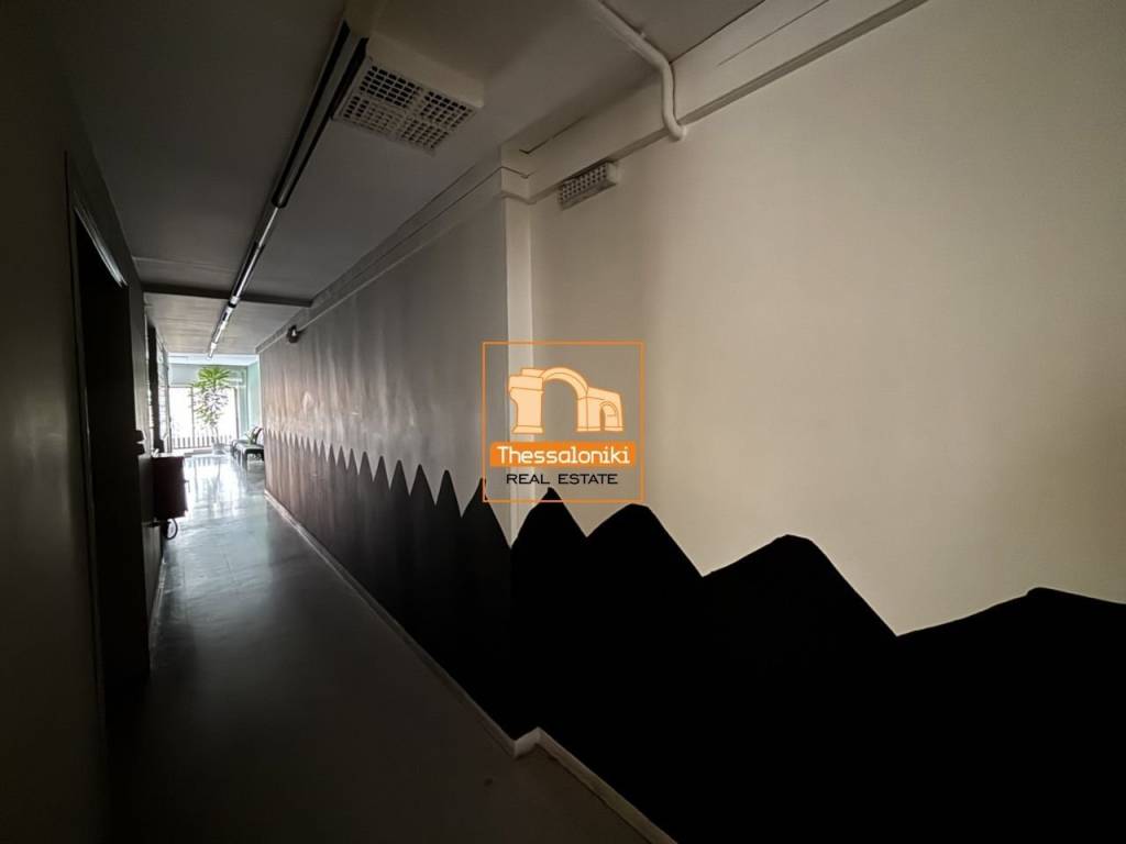 Κολόμβου, Επαγγελματικός χώρος, 411 τ.μ.