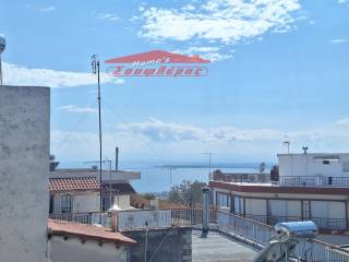 ΠΟΛΥ ΦΩΤΕΙΝΟ ΜΕ ΘΕΑ ΘΑΛΑΣΣΑ