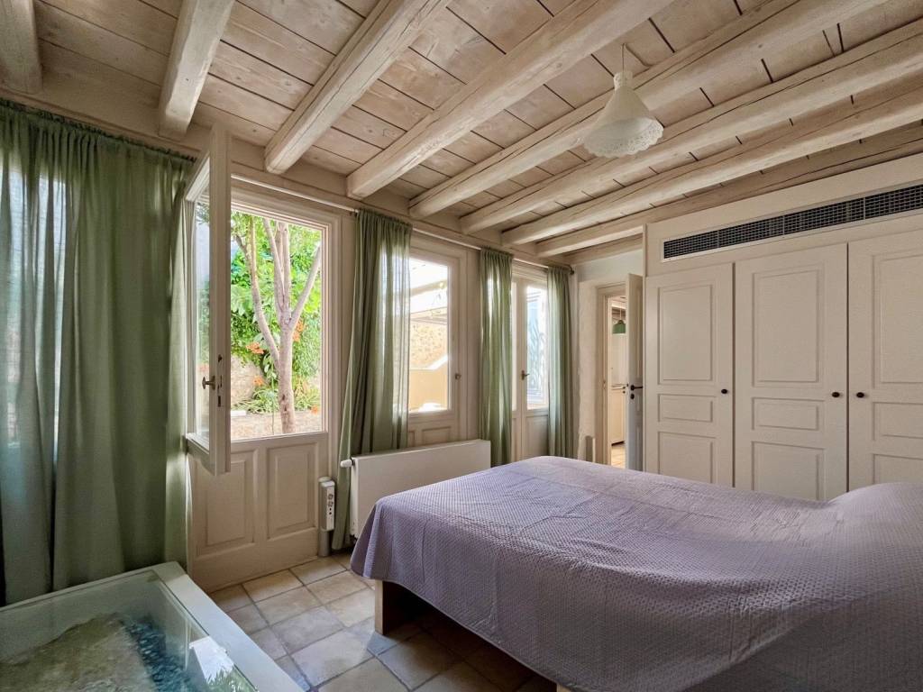 plaka_residential_detached_for_rent