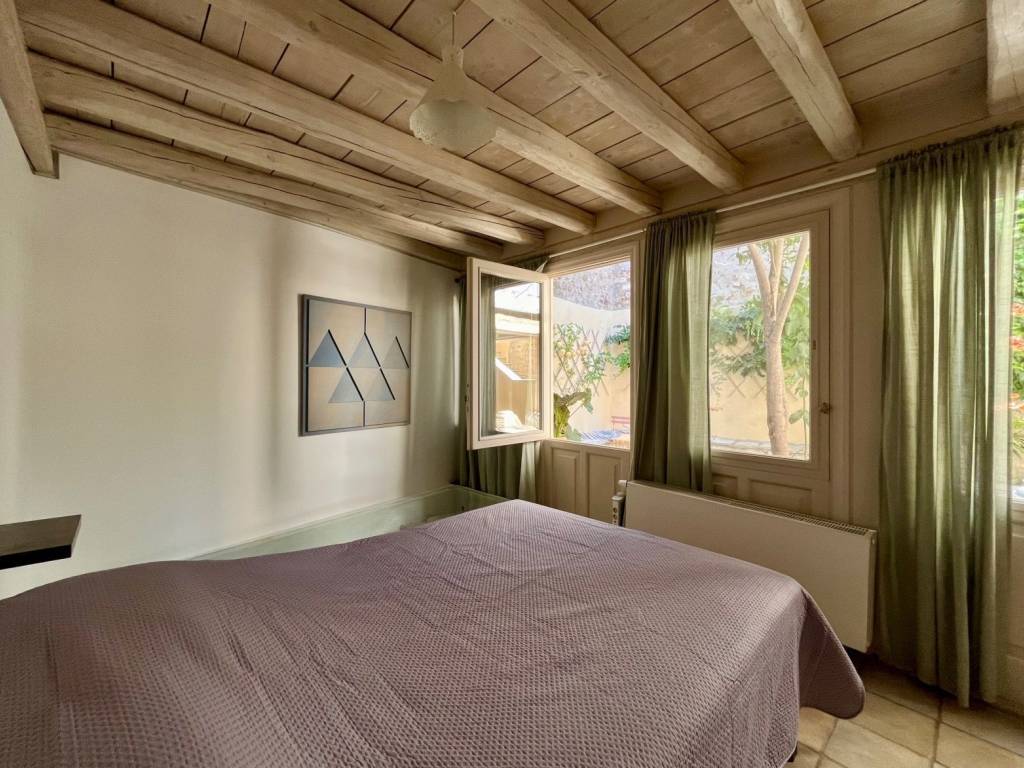 plaka_residential_detached_for_rent