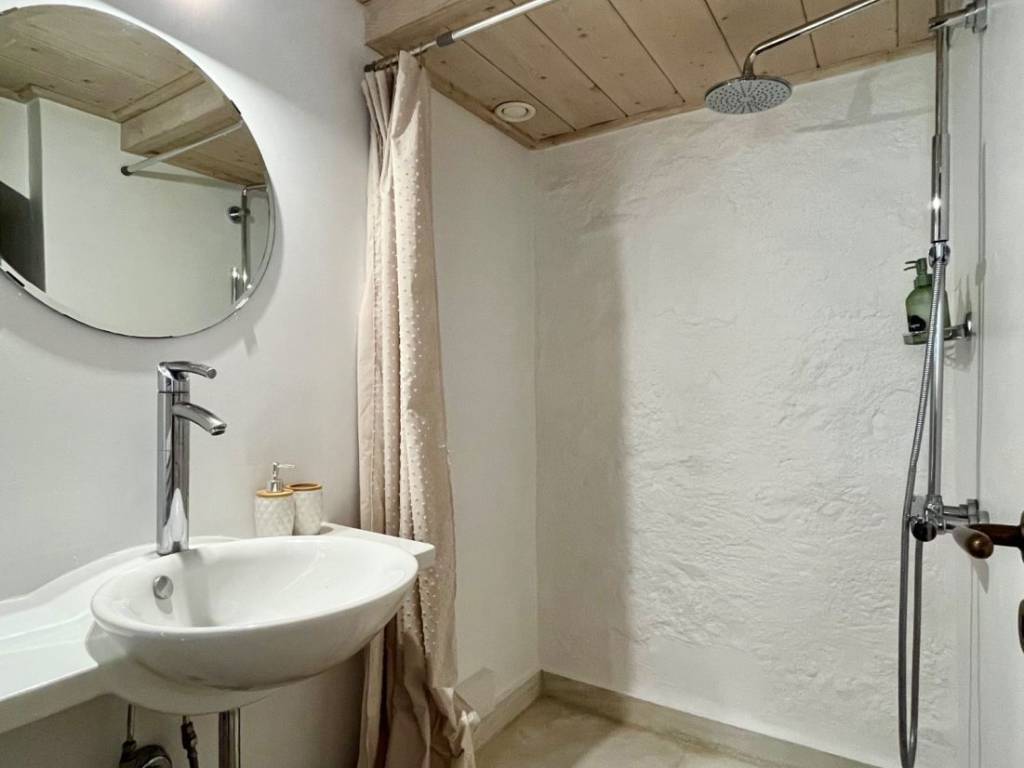 plaka_residential_detached_for_rent