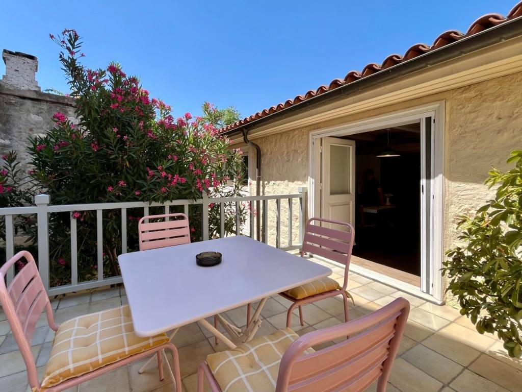 plaka_residential_detached_for_rent