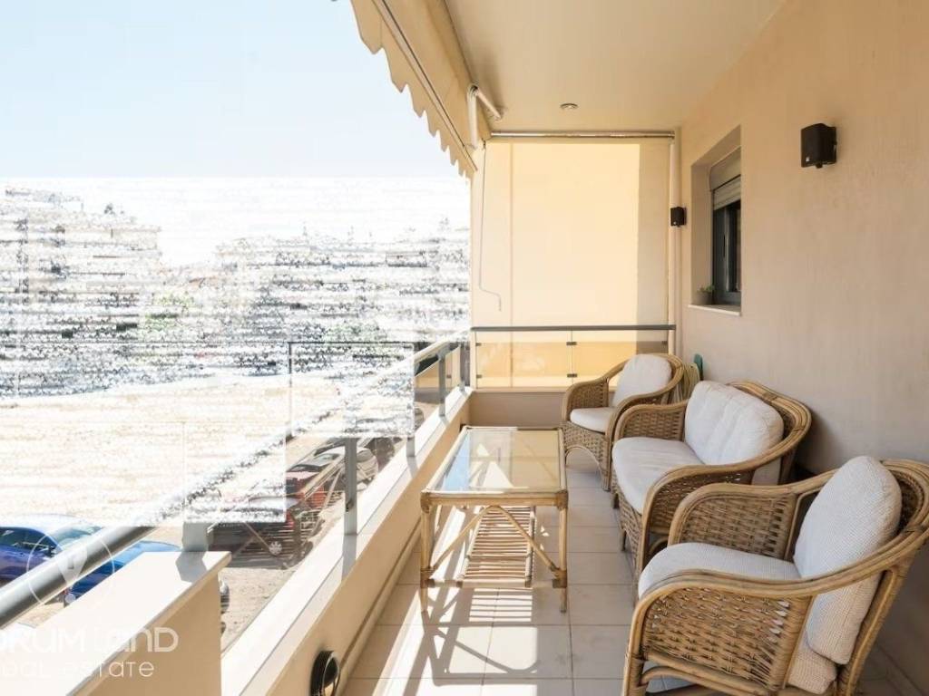 Forumland Real Estate, Βεράντες