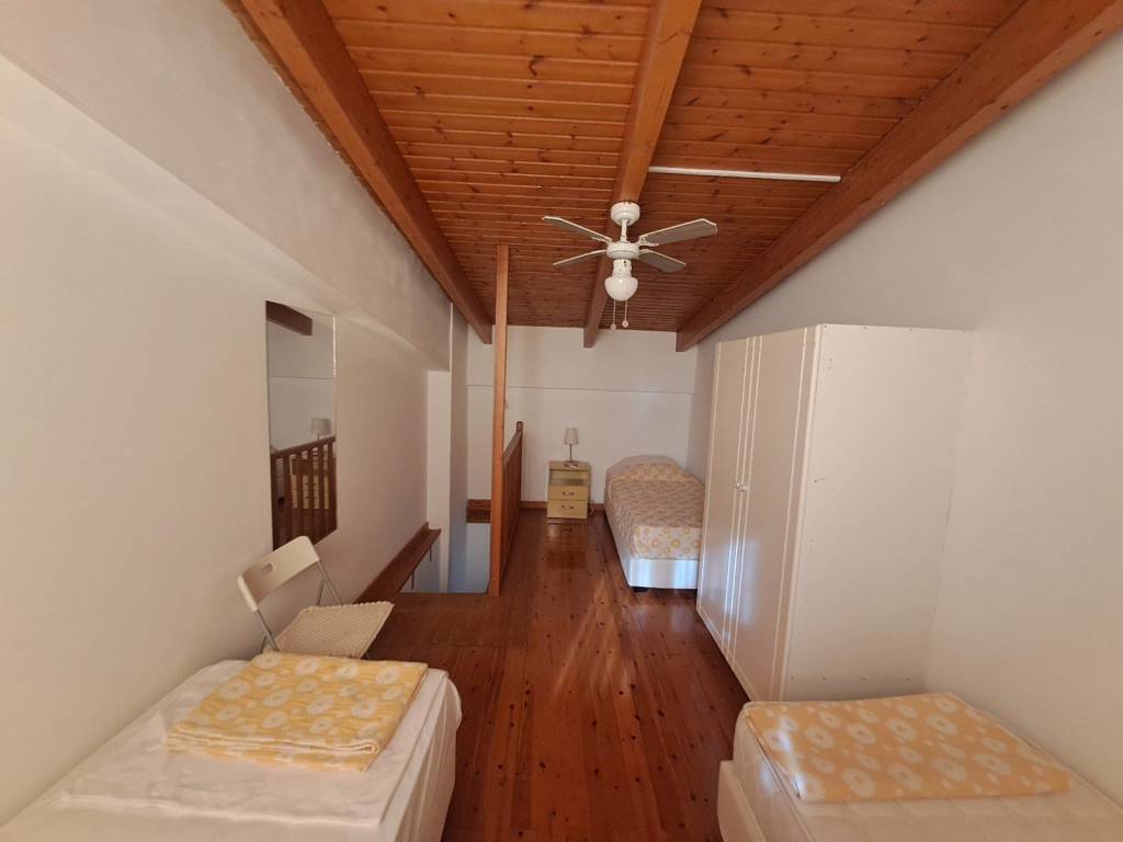 5*Y/D MEZONETAKIA (ISOGEIO 18TM +SOPHITA 18TM ME MPANIO)