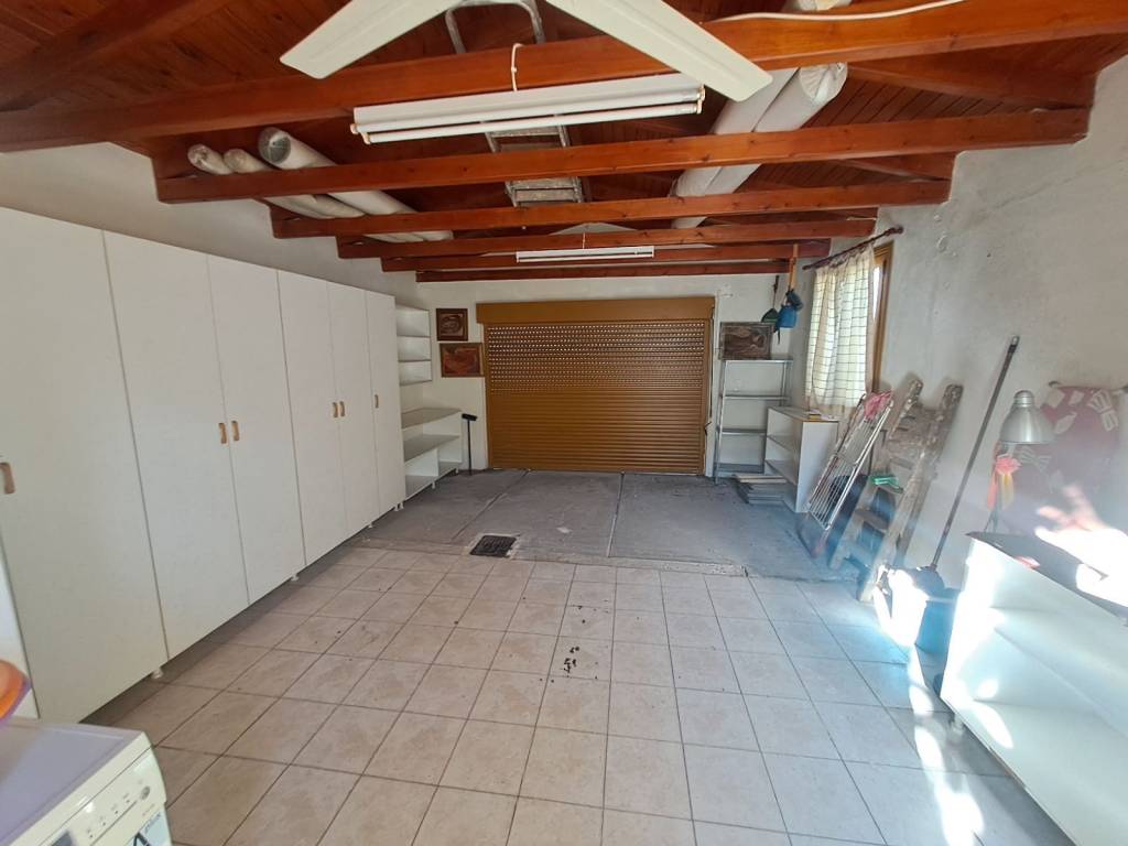 GKARAZ KLEISTO ME MPANIO 35TM