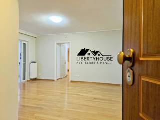 Polyteles diamerisma synolikes epiphaneias 85t.m.,