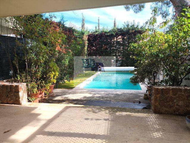 PRIVATE SWIMMING POOL