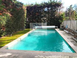 PRIVATE SWIMMING POOL