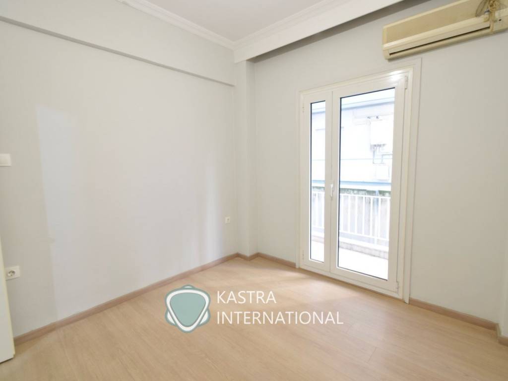 Ypnodomatio me nea dapeda kai klimatismo