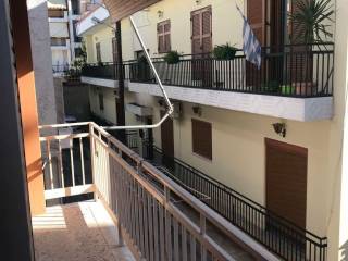 μπαλκόνι Α΄ορόφου